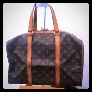 🌟Authentic Louis Vuitton Sac Souple 35 🌟